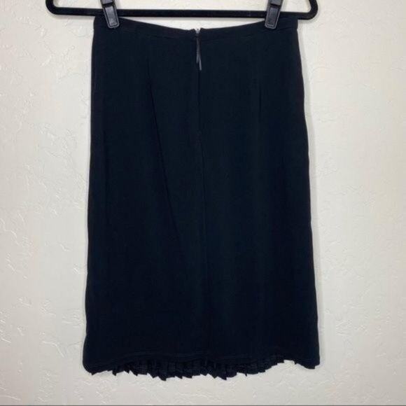MaxMara Black Pleated Knee Length Skirt 6 - Picture 6 of 7